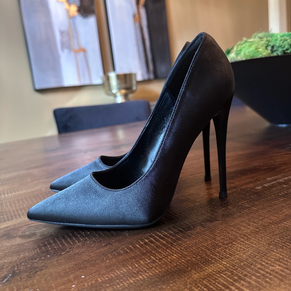 Black Satin Heels / Pumps - Elisabet Tang